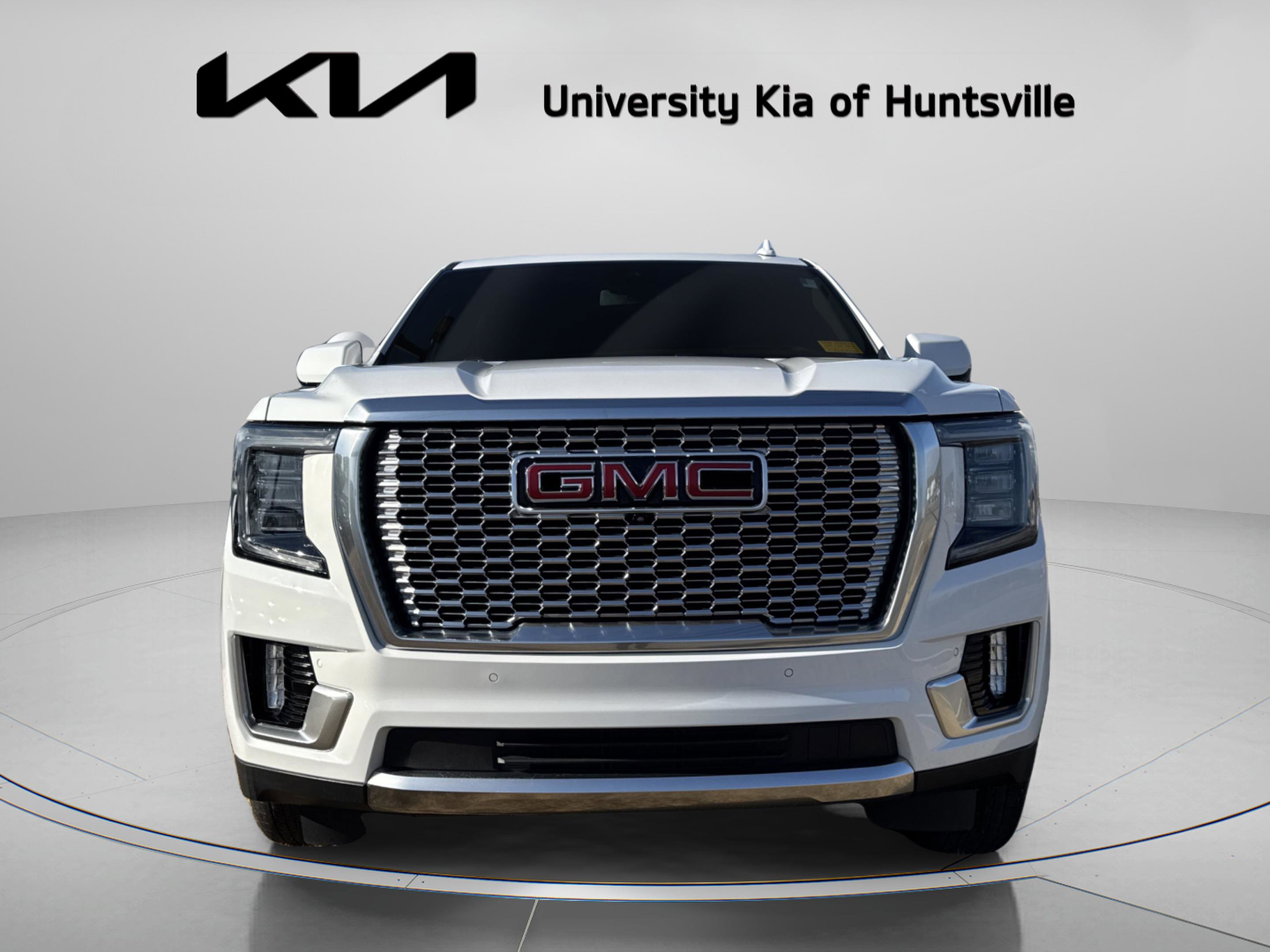 Used 2024 GMC Yukon XL Denali image 2