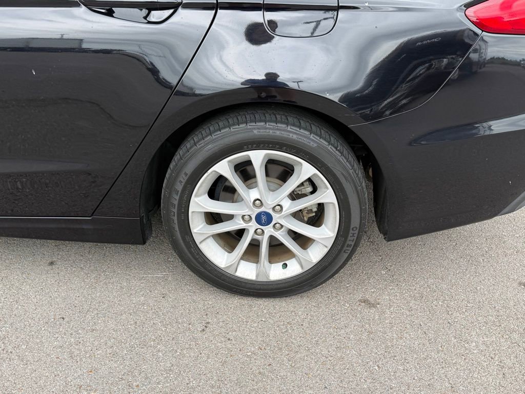 Used 2020 Ford Fusion SE FWD image 22