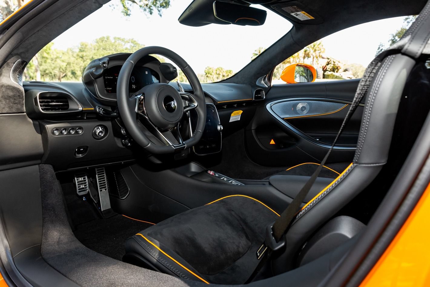 Used 2024 McLaren Artura RWD image 66