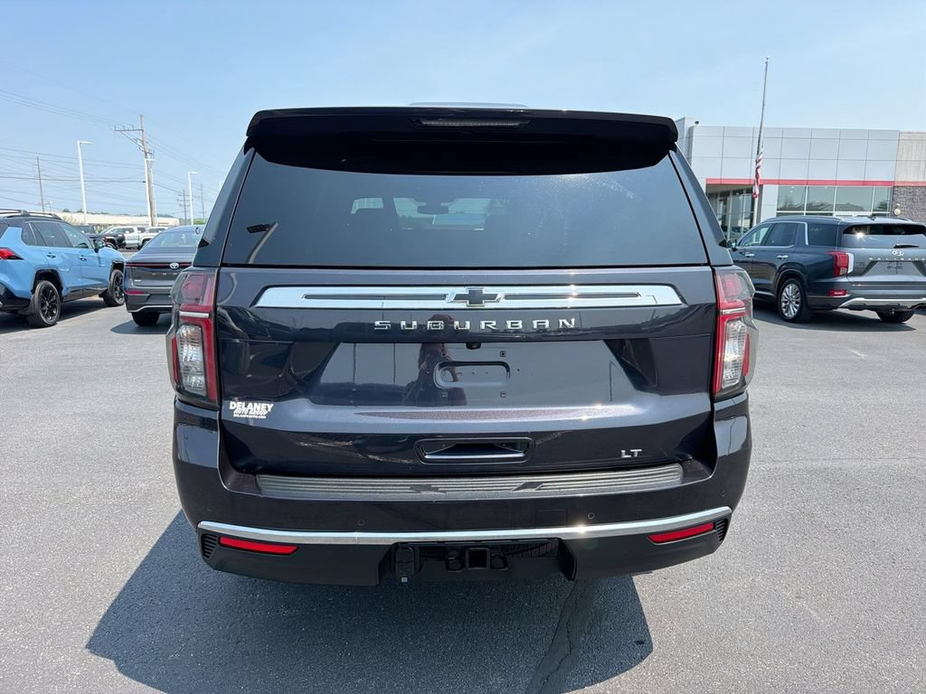 Used 2022 Chevrolet Suburban LT w/ Luxury Package AWD/4WD image 7