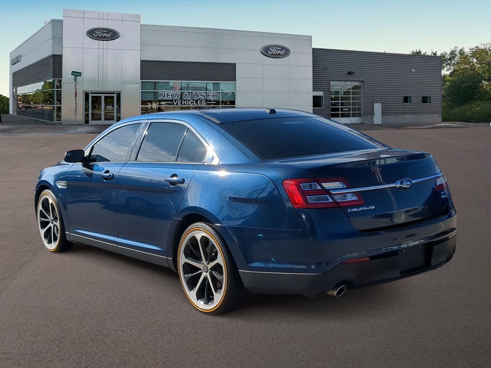 Used 2016 Ford Taurus SEL w/ Equipment Group 201A image 8