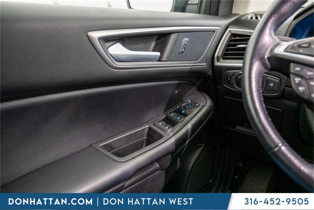 Used 2023 Ford Edge SEL image 17