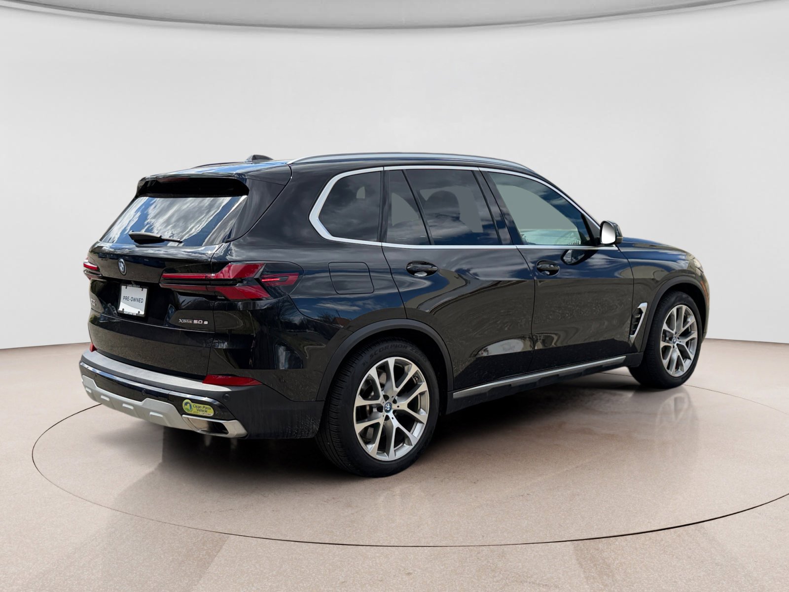Used 2024 BMW X5 xDrive50e w/ Premium Package image 5