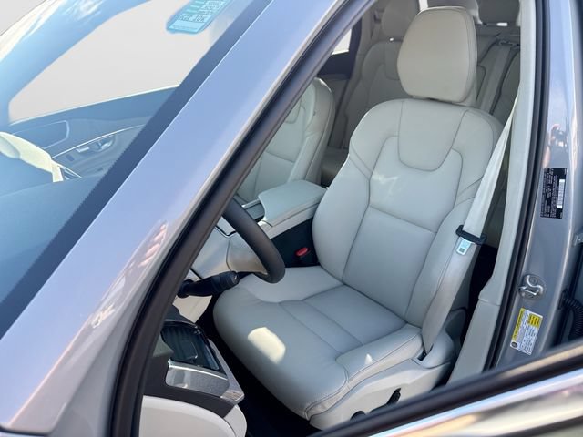 Certified 2025 Volvo XC90 T8 Plus AWD/4WD image 16