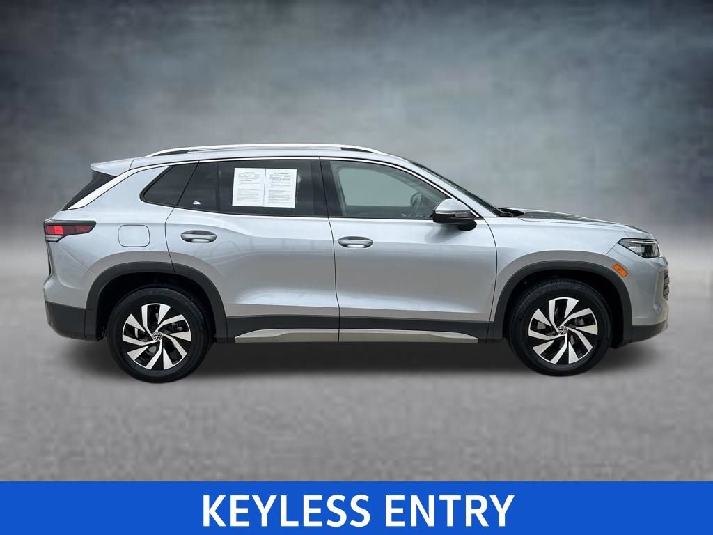 Certified 2025 Volkswagen Tiguan S FWD image 9