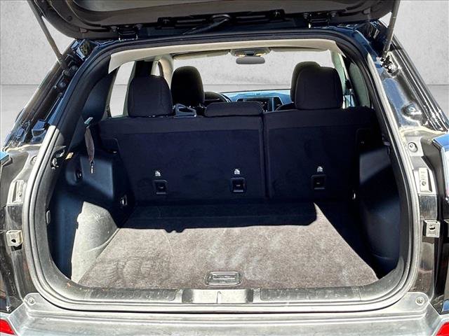 Used 2019 Jeep Cherokee Latitude w/ Popular Appearance Group FWD image 6