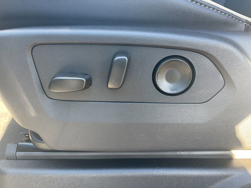 New 2026 Chevrolet Suburban Premier image 12