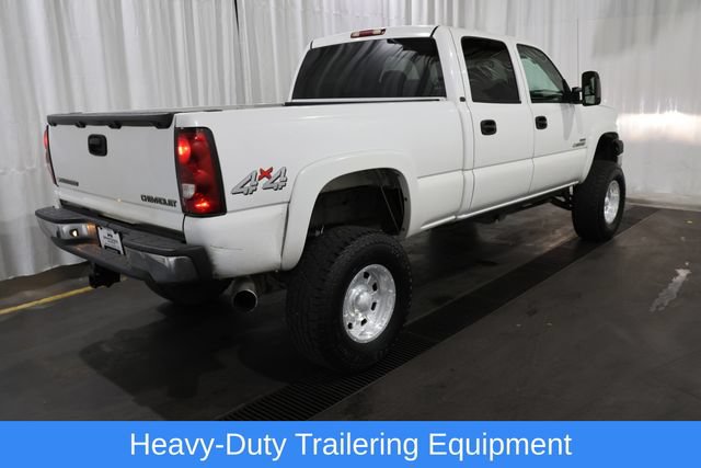 Used 2004 Chevrolet Silverado 2500 LT w/ Heavy-Duty Power Package AWD/4WD image 3
