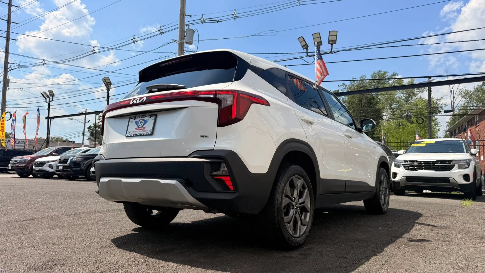 Used 2024 Kia Seltos LX AWD/4WD image 9