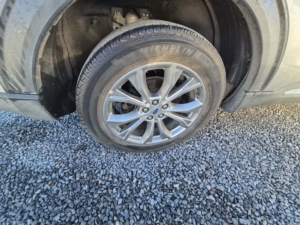Used 2022 Ford Explorer Limited AWD/4WD image 9