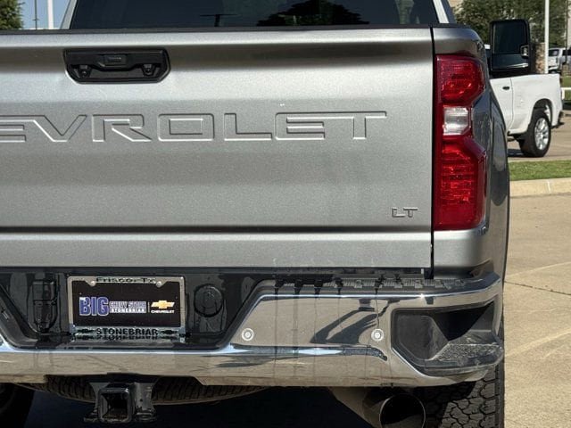Used 2025 Chevrolet Silverado 3500 LT w/ Safety Package AWD/4WD image 6
