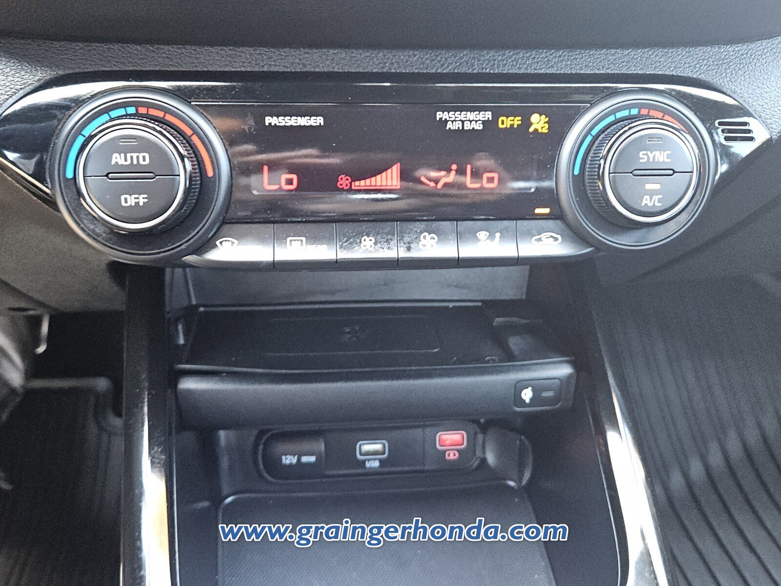 Used 2023 Kia Forte GT-Line w/ GT-Line Premium Package image 17