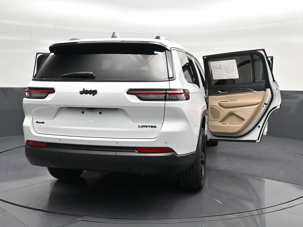 Used 2024 Jeep Grand Cherokee L Limited w/ Black Appearance Package AWD/4WD image 31