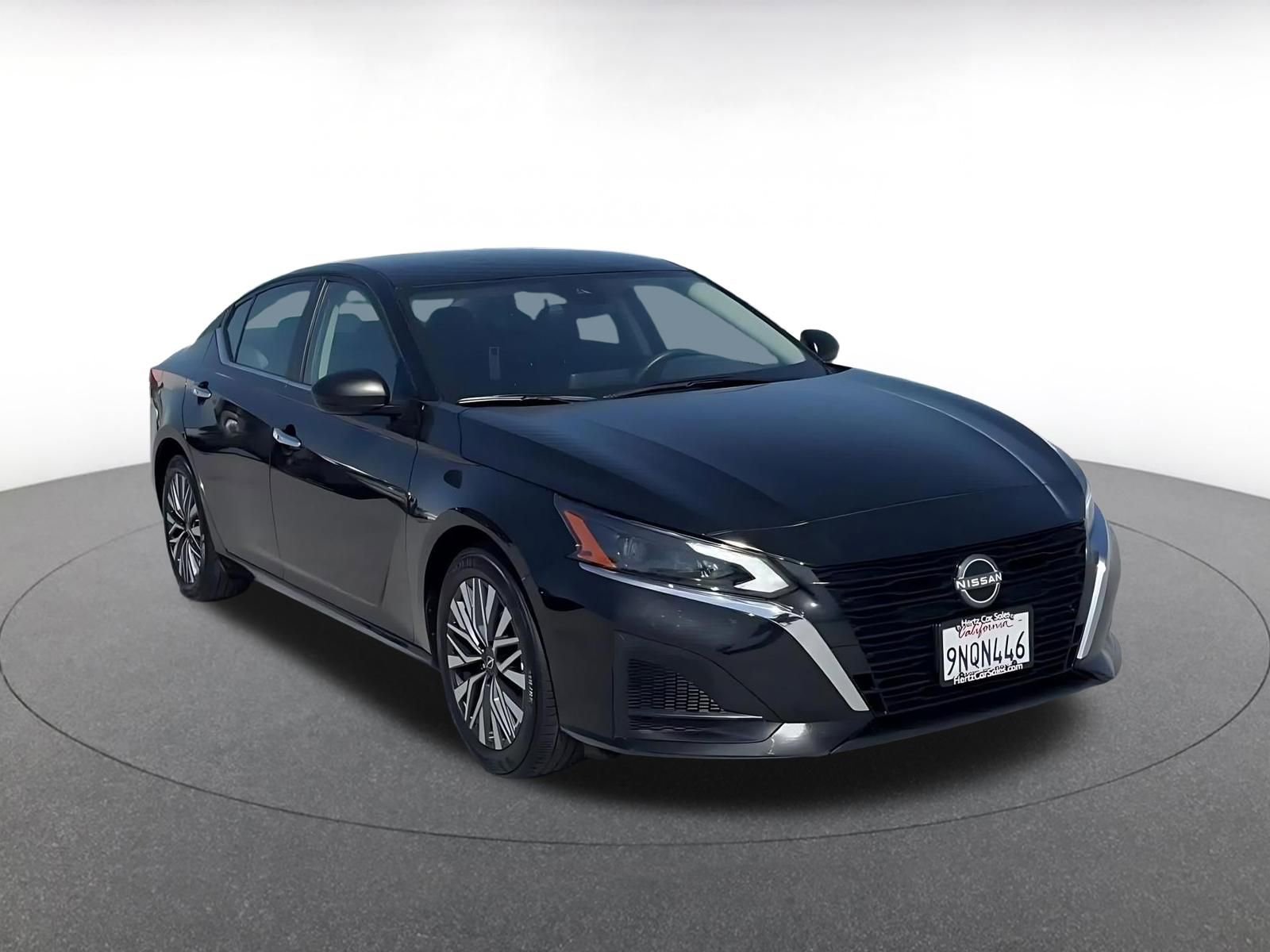 Used 2025 Nissan Altima 2.5 SV image 3