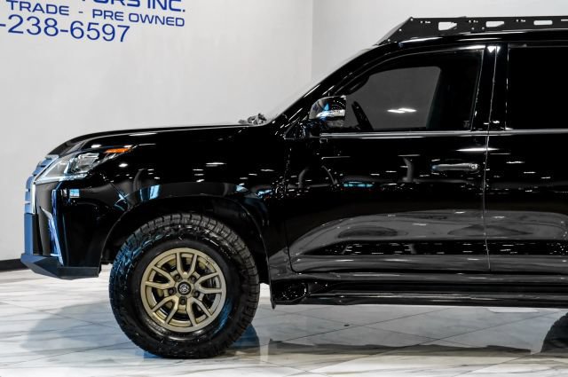 Used 2021 Lexus LX 570 4WD w/ Luxury Package image 11