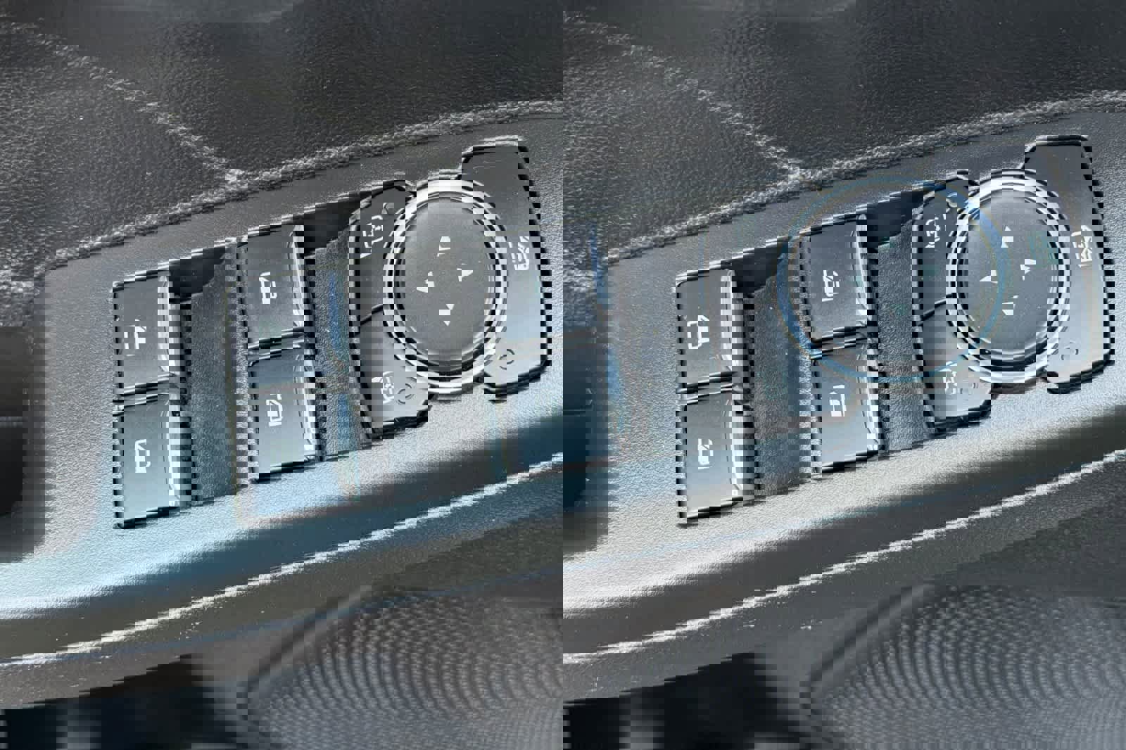 Used 2022 Ford Escape SE image 15