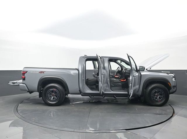 Used 2025 Nissan Frontier PRO-4X image 34