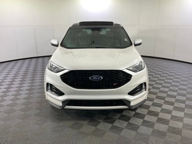 Used 2019 Ford Edge ST w/ Cold Weather Package AWD/4WD image 2