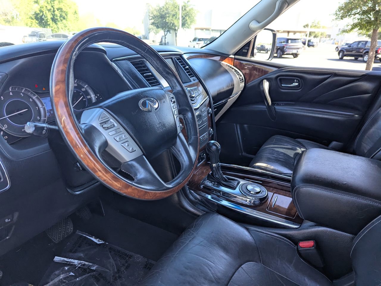 Used 2016 INFINITI QX80 2WD w/ Deluxe Technology Package image 18