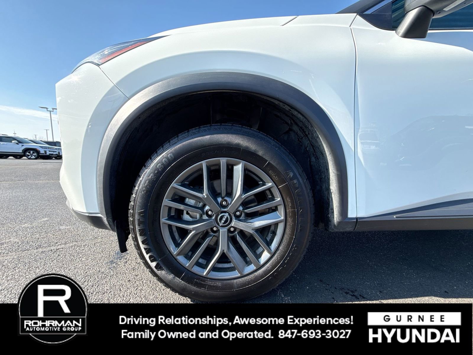 Used 2023 Nissan Rogue S image 11