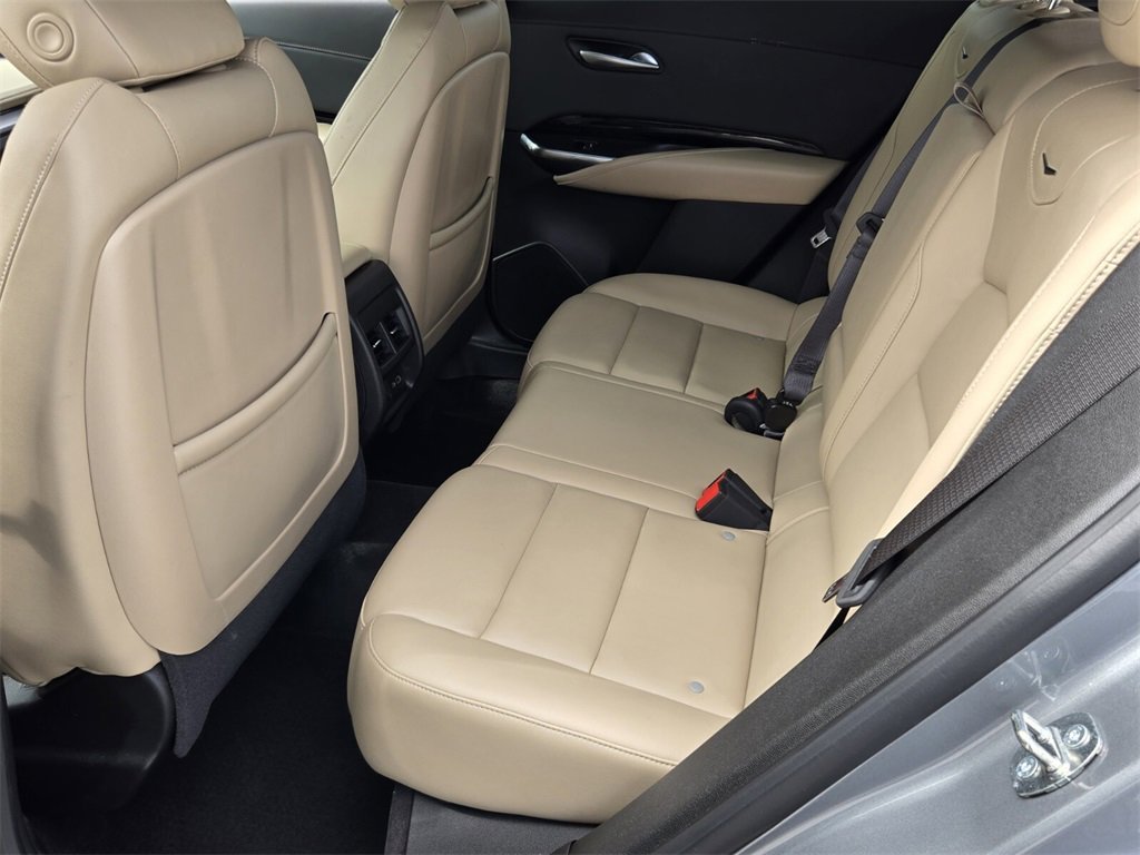 Used 2024 Cadillac XT4 Luxury w/ Cold Weather Package image 13