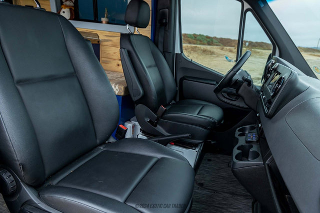 Used 2021 Mercedes-Benz Sprinter 2500 image 44