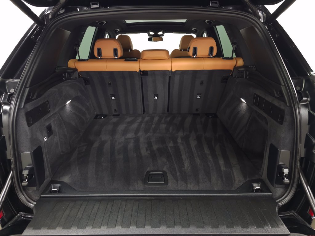 Used 2024 BMW X5 xDrive40i w/ M Sport Package AWD/4WD image 7