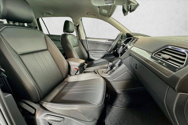 Used 2023 Volkswagen Tiguan SE FWD image 26