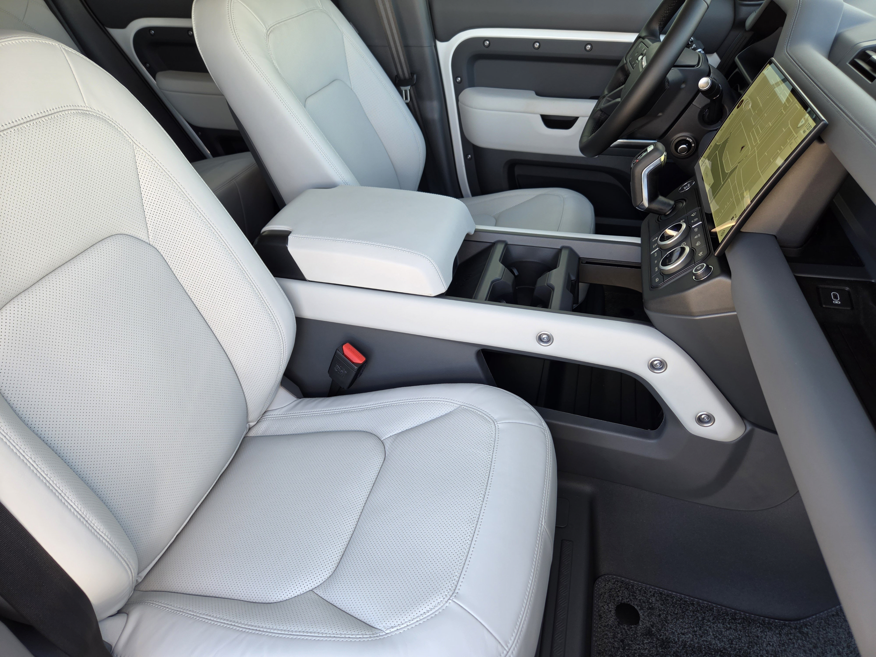 New 2026 Land Rover Defender 110 X-Dynamic SE AWD/4WD image 10