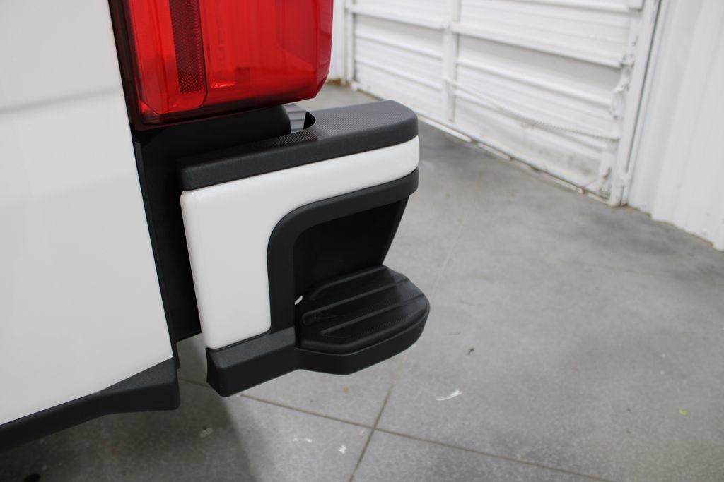 New 2026 Ford F250 Lariat w/ Black Appearance Package image 29