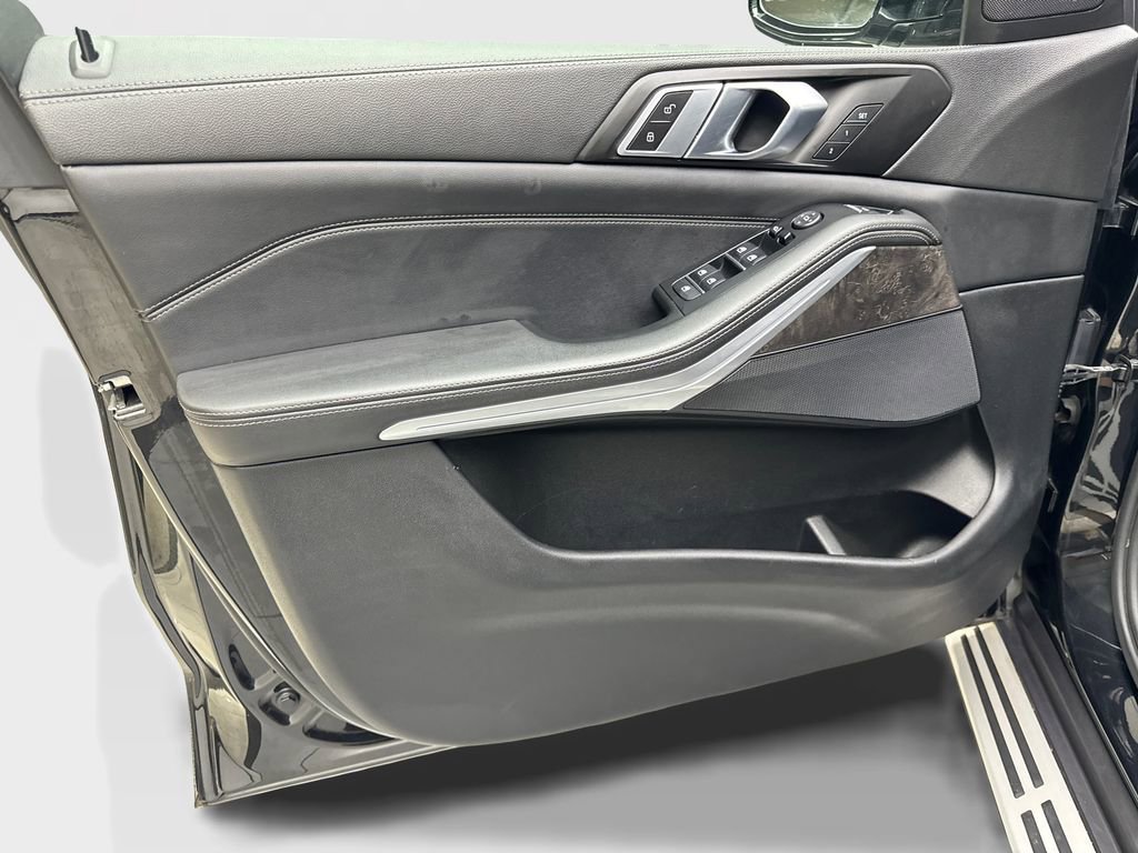 Used 2023 BMW X5 xDrive40i w/ Premium Package image 32