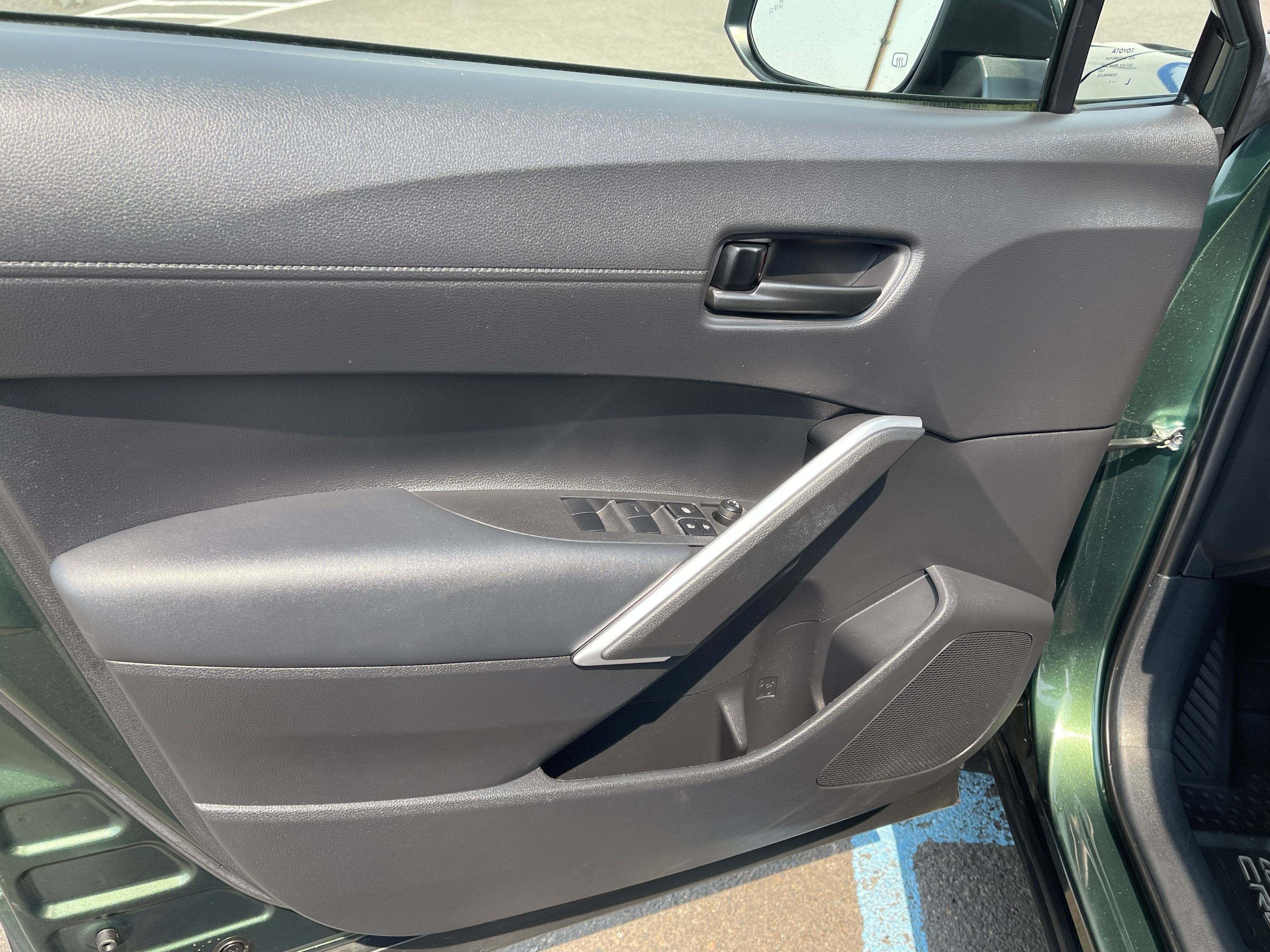 Used 2022 Toyota Corolla Cross LE w/ Moonroof Package AWD/4WD image 19