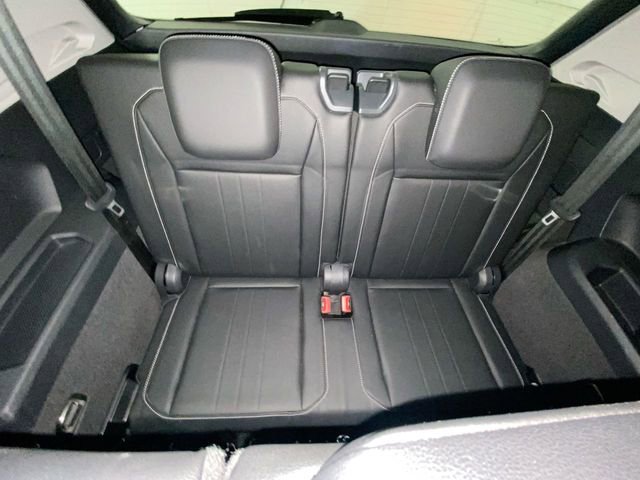 Used 2022 Volkswagen Tiguan SE FWD image 12