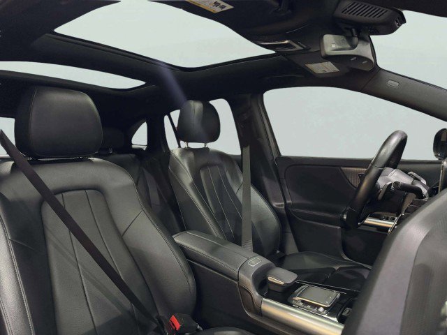 Used 2021 Mercedes-Benz GLA 250 4MATIC w/ Premium Package image 55