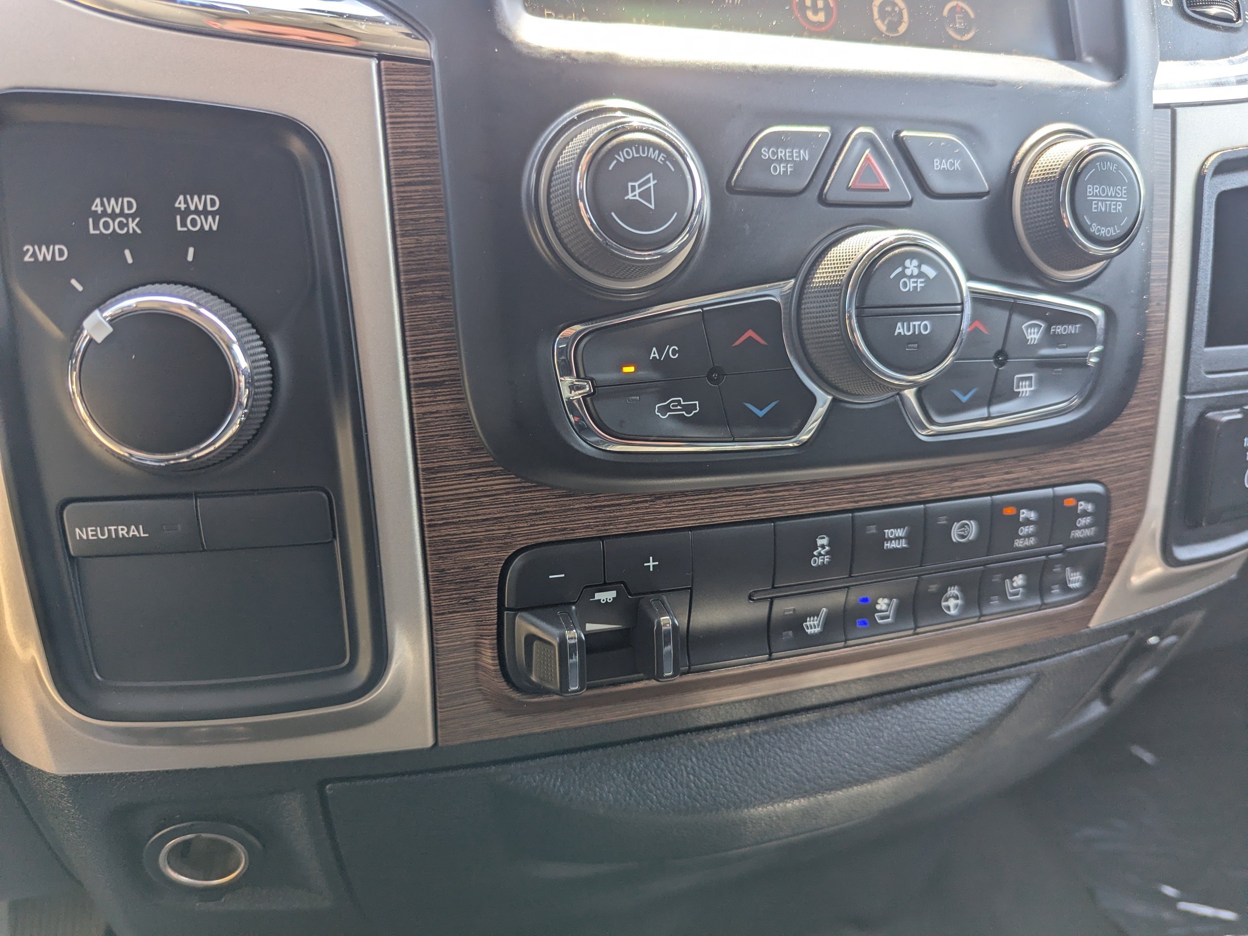 Used 2017 RAM 2500 Laramie w/ Protection Group AWD/4WD image 24