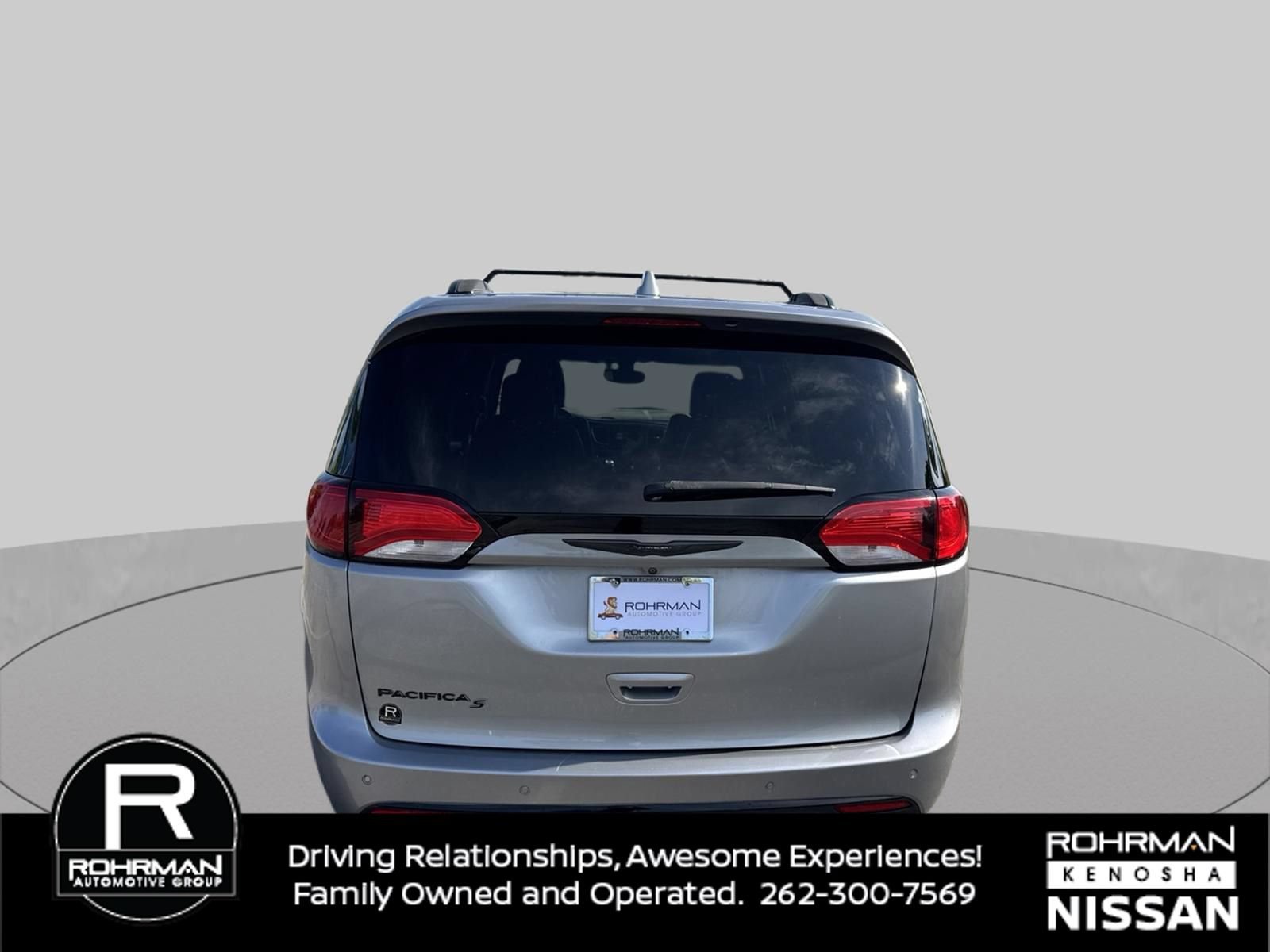Used 2018 Chrysler Pacifica Touring-L Plus FWD image 7