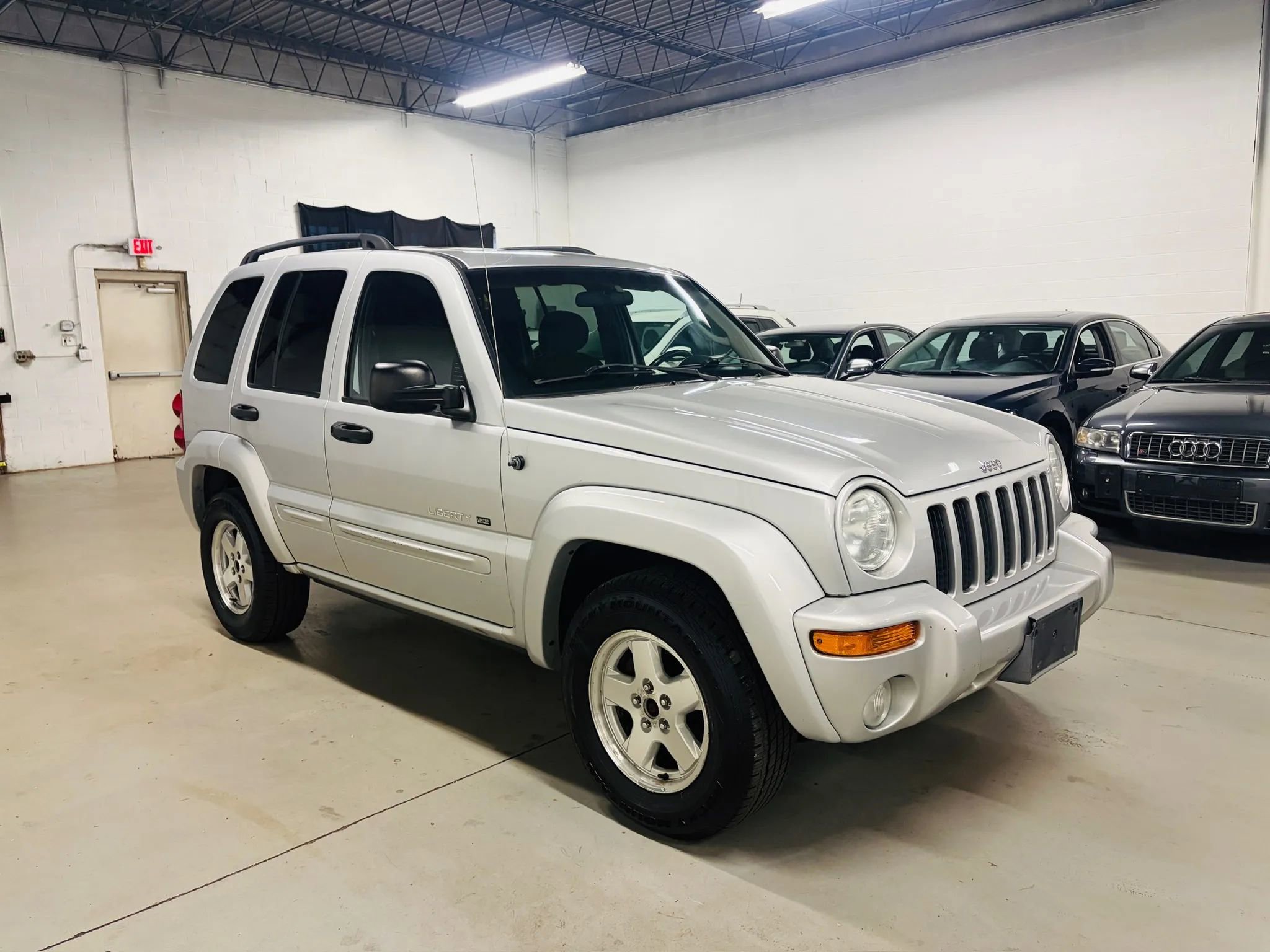 Used 2002 Jeep Liberty Limited AWD/4WD image 4