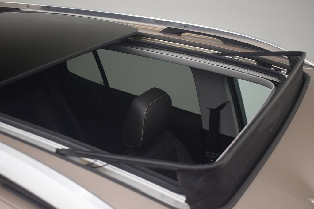 Used 2018 Chevrolet Equinox Premier AWD/4WD image 13