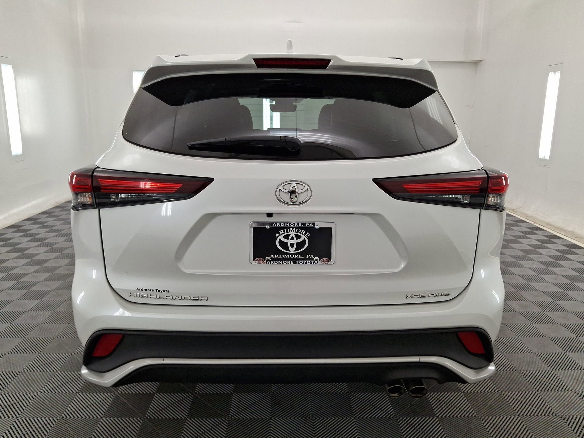 Used 2024 Toyota Highlander XSE AWD/4WD image 23