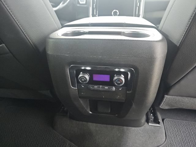 Used 2025 GMC Yukon Denali AWD/4WD image 24