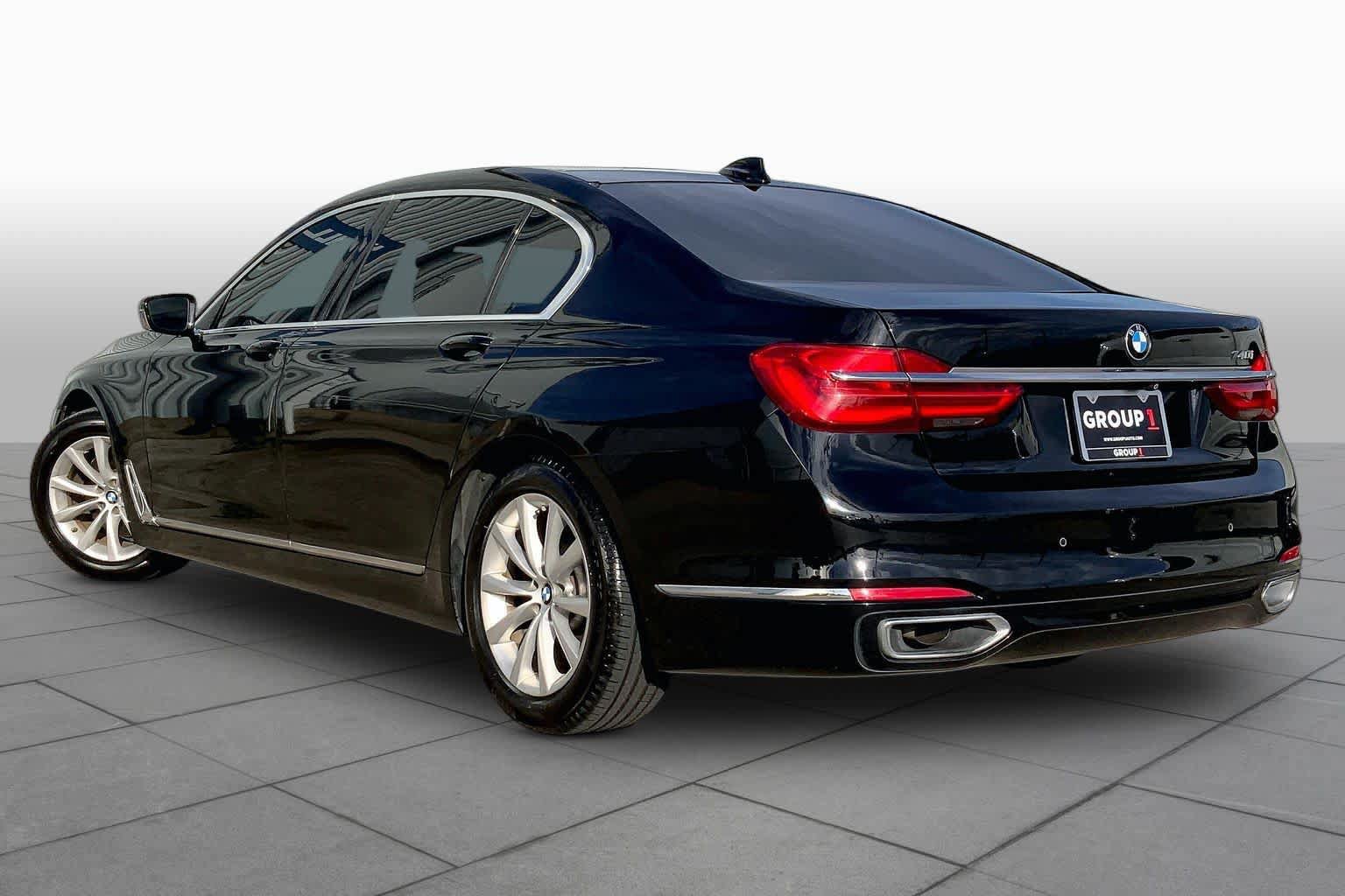 Used 2018 BMW 740i RWD image 12