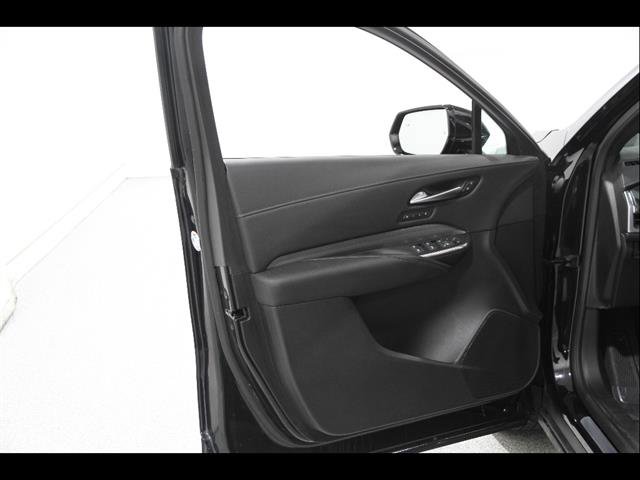 Used 2024 Cadillac XT4 Premium Luxury AWD/4WD image 4