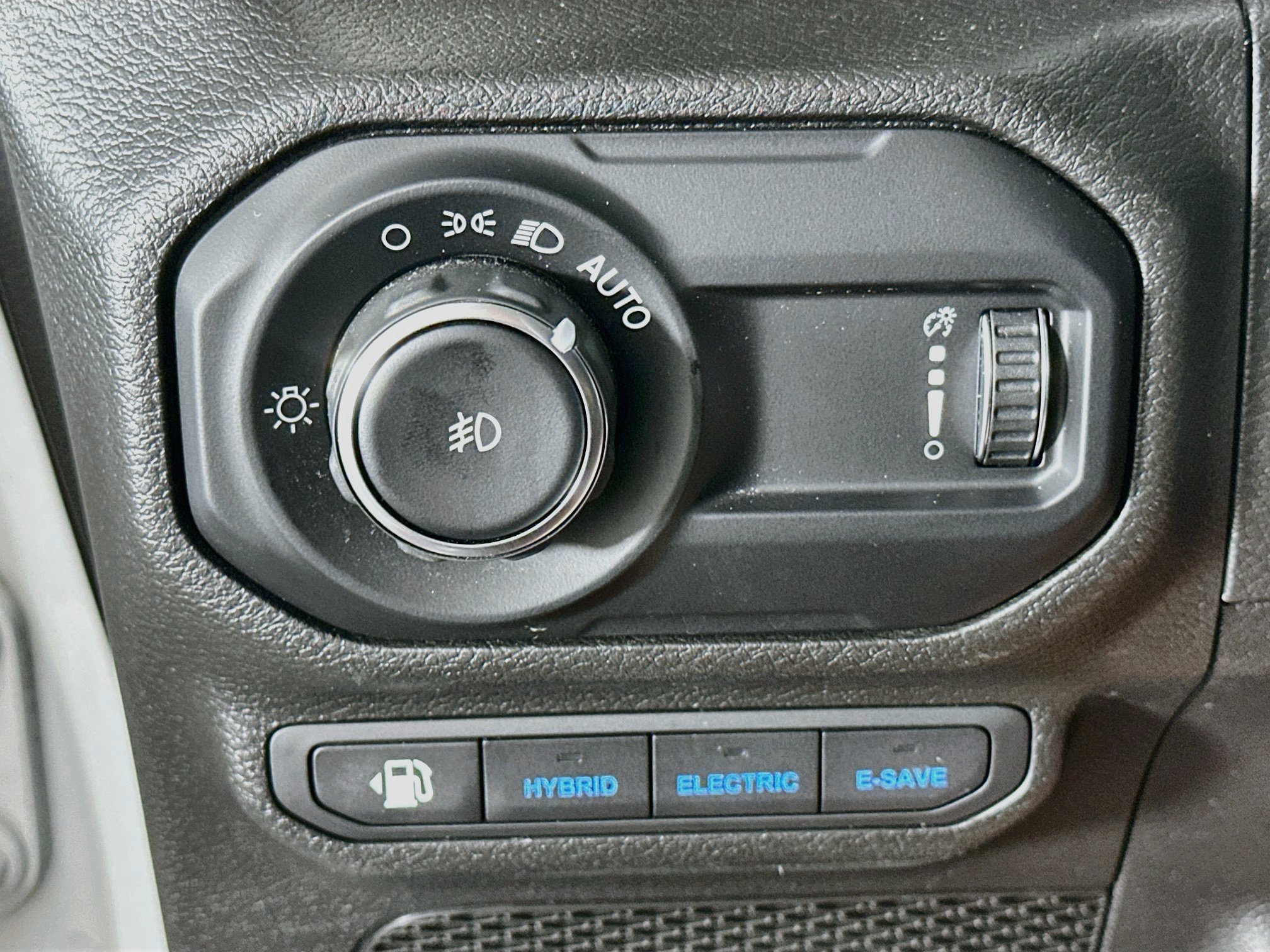 Used 2023 Jeep Wrangler Unlimited w/ Cold Weather Group AWD/4WD image 16