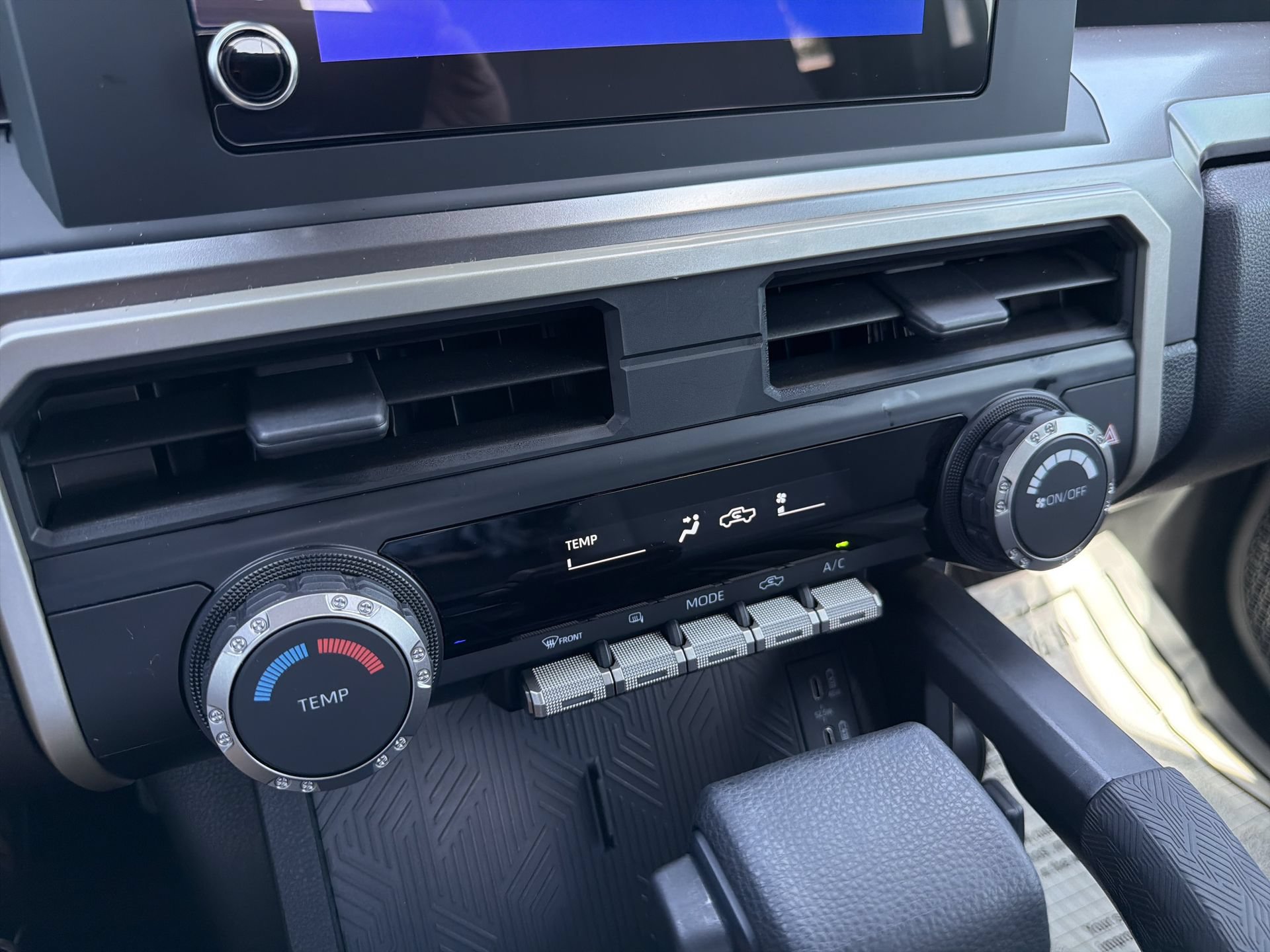 Used 2024 Toyota Tacoma SR5 RWD image 29