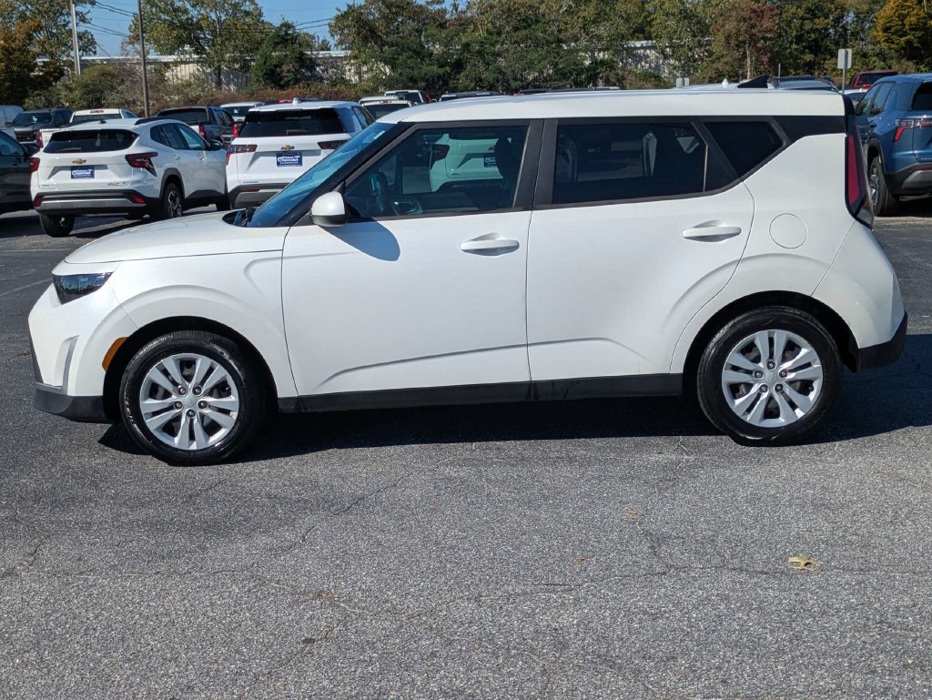 Used 2023 Kia Soul LX FWD image 7