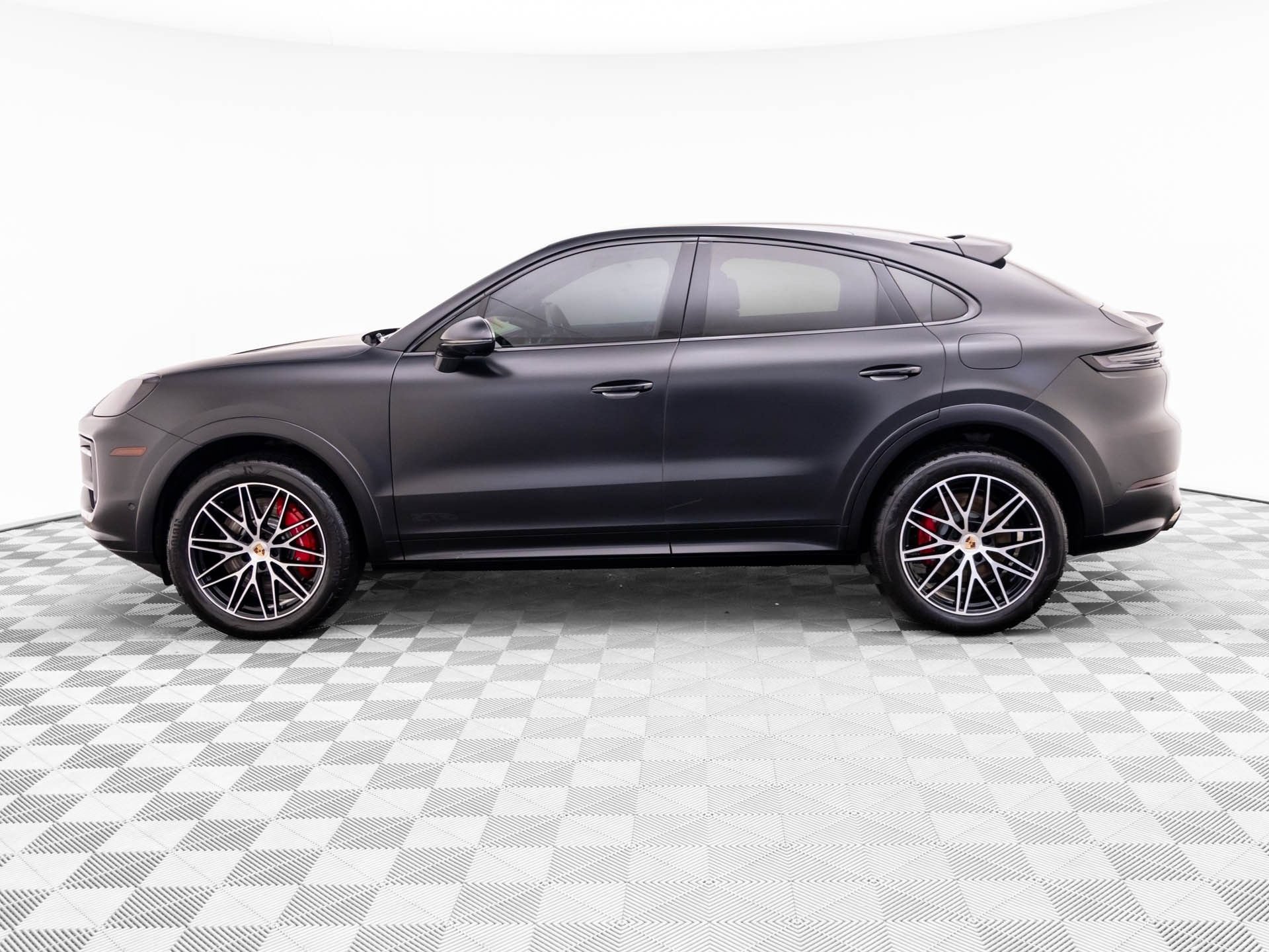 Certified 2025 Porsche Cayenne GTS AWD/4WD image 2