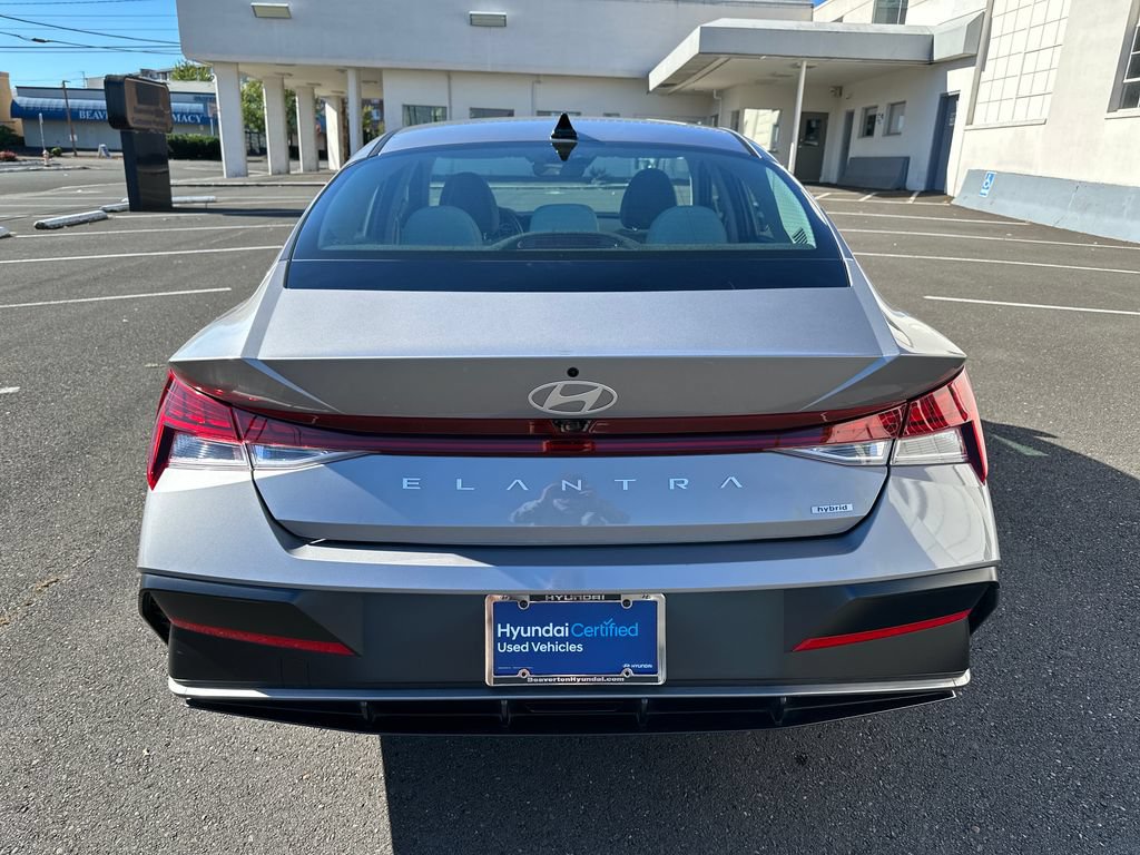 Certified 2025 Hyundai Elantra Limited FWD image 5