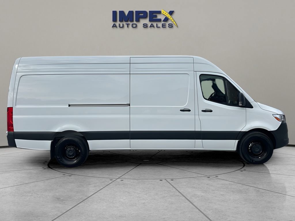 Used 2025 Mercedes-Benz Sprinter 2500 image 6