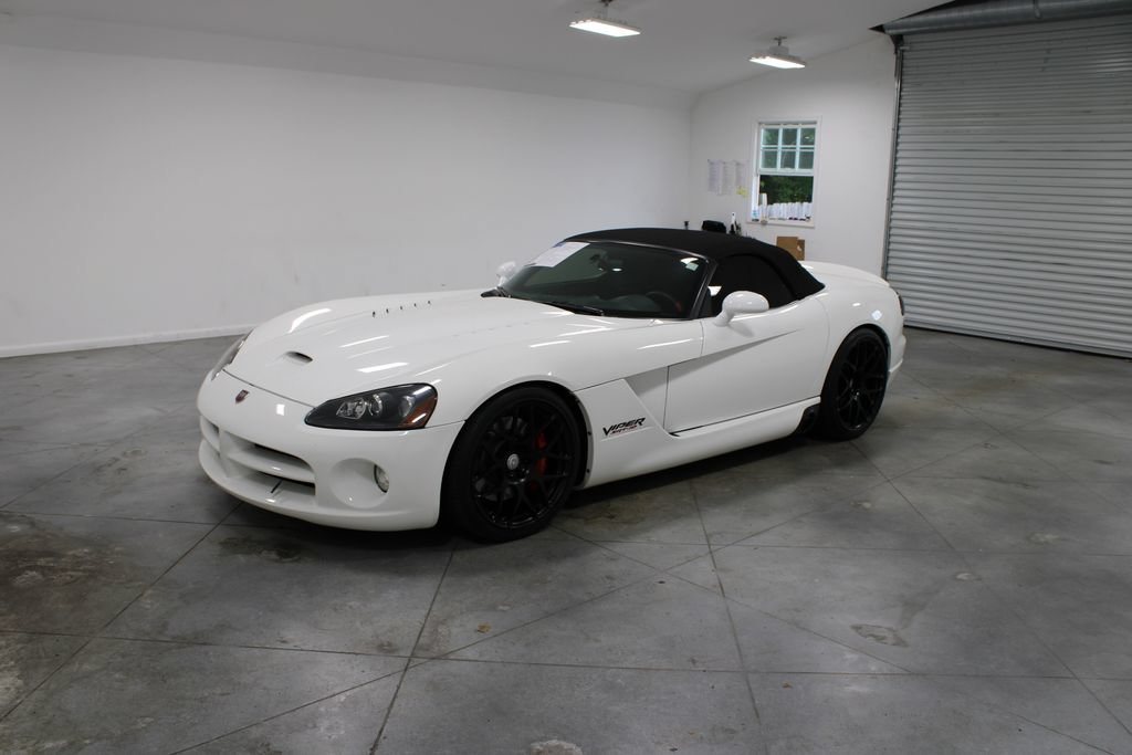 Used 2004 Dodge Viper SRT-10 RWD image 4
