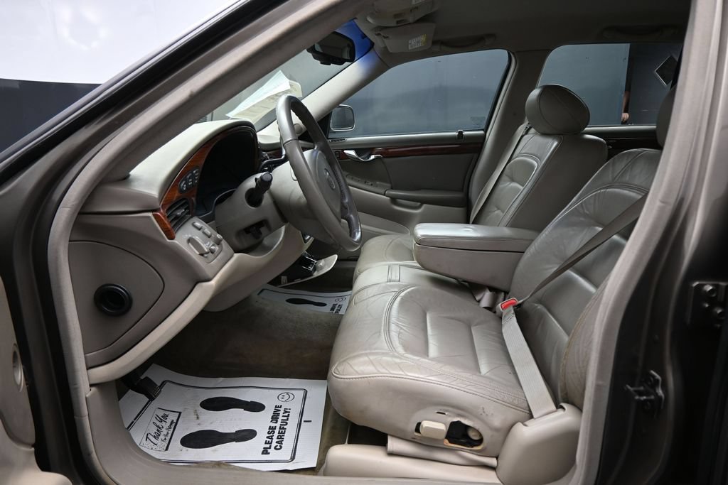 Used 2002 Cadillac De Ville w/ Comfort/Convenience Pkg FWD image 9